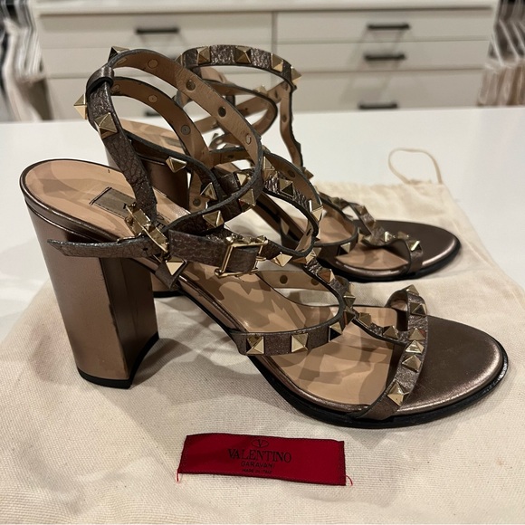 Valentino Rockstud Block Heel Sandals - Picture 2 of 7